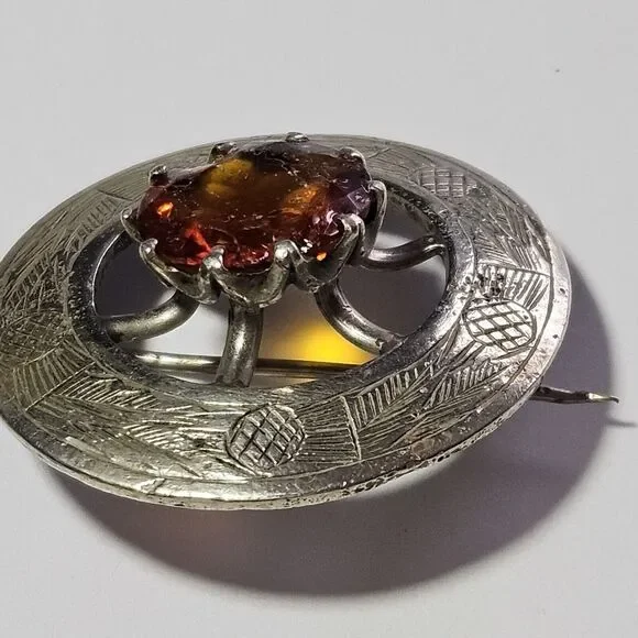 VINTAGE SCOTTISH KILT PIN BROOCH w/ GOLDEN Brown STONE Silver Tone
